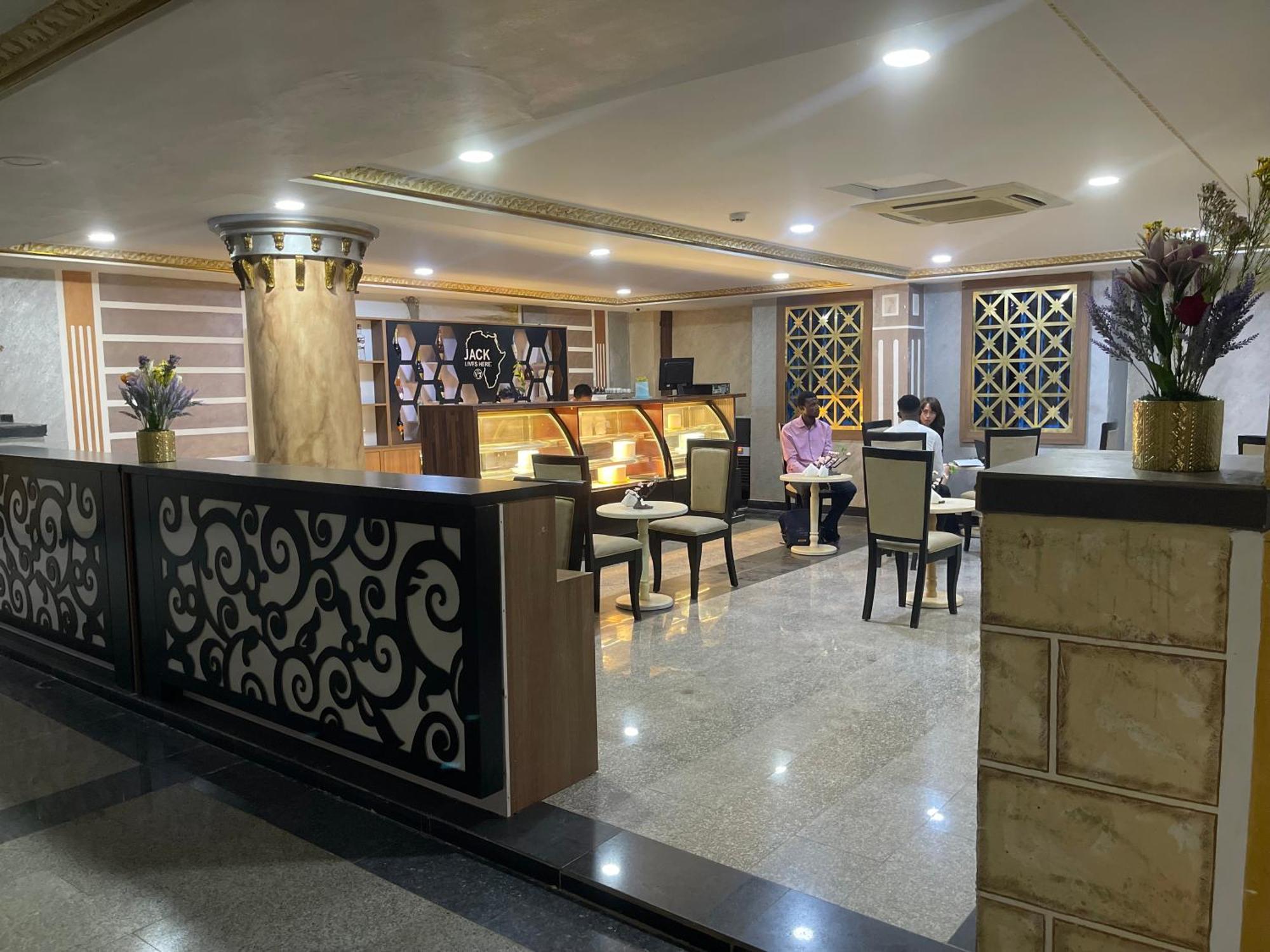 Aa Hotel And Suites Abuja Extérieur photo